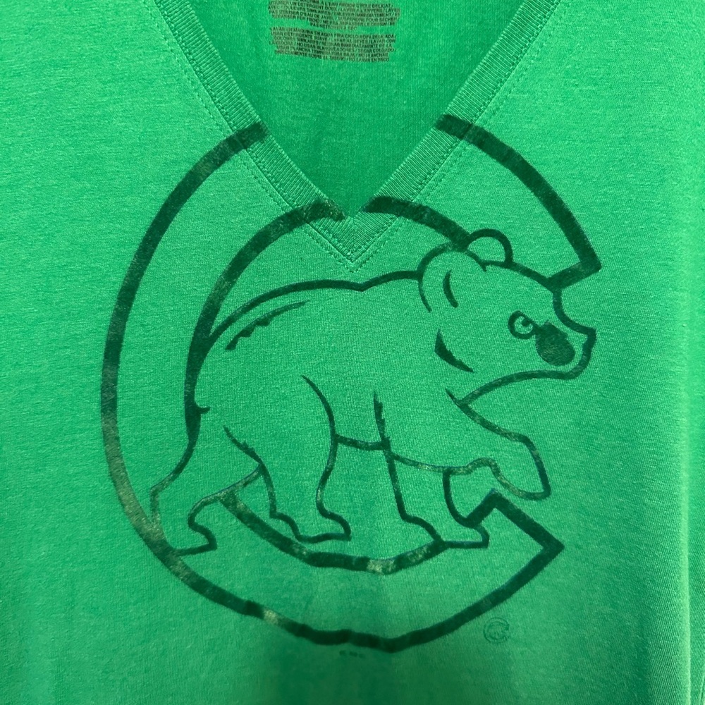 Nike Chicago Cubs women’s medium slim fit green vneck tshirt. Irish, shamrock - Picture 2 of 8